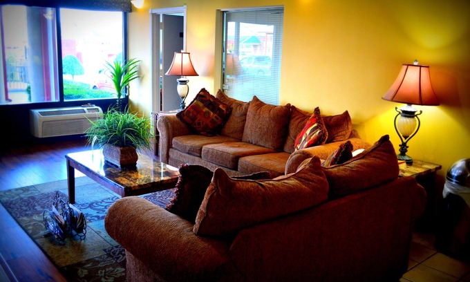 New Castle Hotel | Parkway Inn of Birmingham