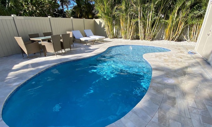 Pass-a-Grille House | Pass-A-Grille Luxury Pool Sleeps 10