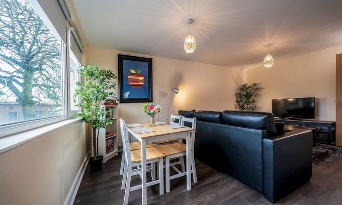 Belfast Apartment | Pass the Keys | 1Bed Flat in Historical Belfast Close to Centre