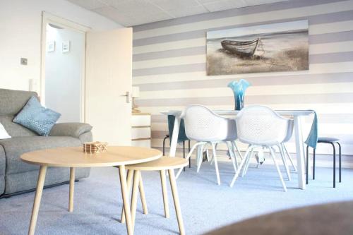 Llanelli Apartment | Pass the Keys 2 bed town centre flat Llanelli · Modern and bright town centre flat in Llanelli