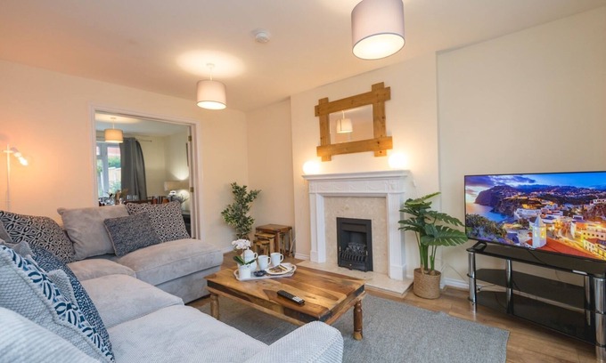 Shrewsbury House | Pass the Keys | 3 bedroom detached home(sleeps 5) in Shrewsbury