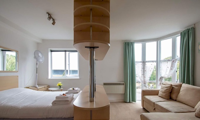 Bournemouth Apartment | Pass the Keys | Centrally located stylish Bournemouth Flat