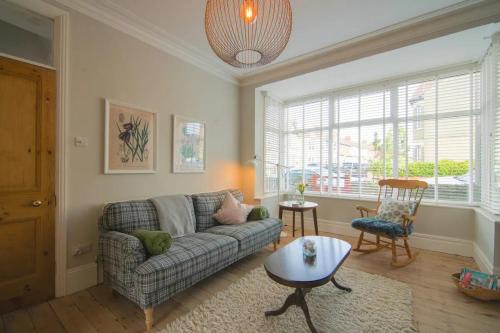 Southend-on-Sea House | Pass the Keys Cosy Stylish house near Southend