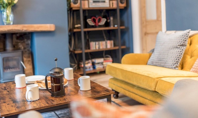 Kirkby Lonsdale House | Pass the Keys | Gorgeous Georgian 3 bed with parking and fireplace