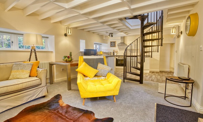 Sleaford Apartment | Pass the Keys | Homey flat in Sleaford Centre