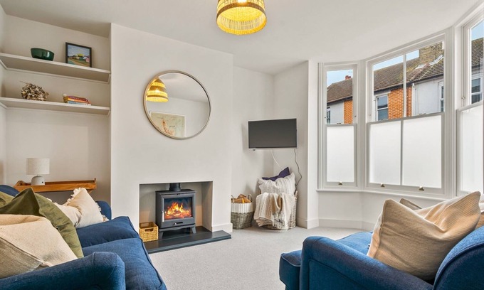 Whitstable House | Pass the Keys | Limewood Newly Renovated High End Home by the Sea