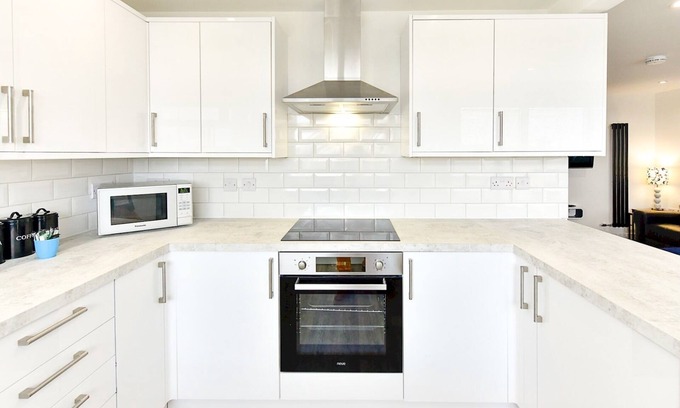 Killay House | Pass the Keys | Newly Renovated Bungalow - Stunning views of Gower