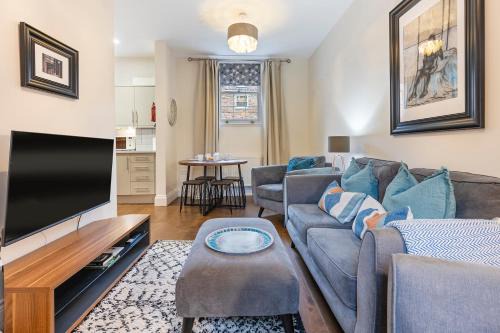 York House | Pass the Keys No. 4 - Oak Tree Cottage