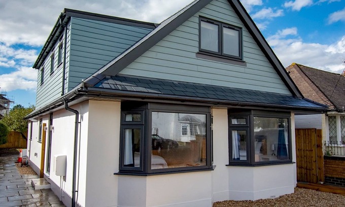 Hamworthy House | Pass the Keys | 'Sea Breeze' Dorset Dream Holiday Home