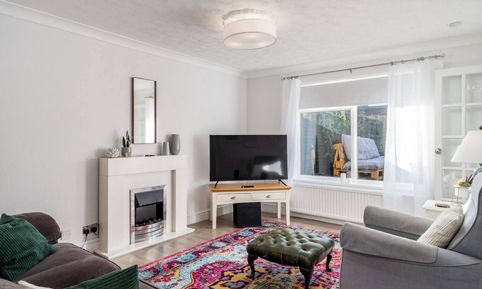 Hatfield House | Pass the Keys | Stylish Cosy 3Bed Family Friendly Home in Hatfield