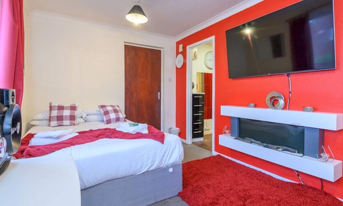 Middleton Apartment | Pass the Keys | The Roundhay Nook – 1 Bedroom Stay + Free Parking