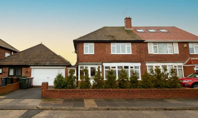 North Shields House | Pass the Keys | Tynemouth Your Home Away From Home