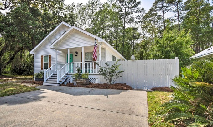 Olde Town House | Patio & Gas Grill: Charming Bluffton Escape!