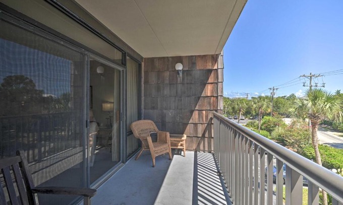 North Litchfield Beach Apartment | Pawleys Island Condo Retreat with Beach Access!