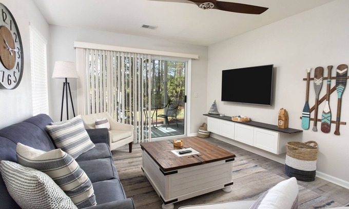 Pawleys Island Condo | Pawleys Island Paradise 2BR 1st Floor, Pools, Beach Close - True Blue Golf