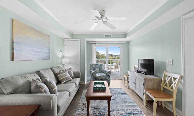 North Litchfield Beach Condo | Pawleys Poolside at Litchfield Resort