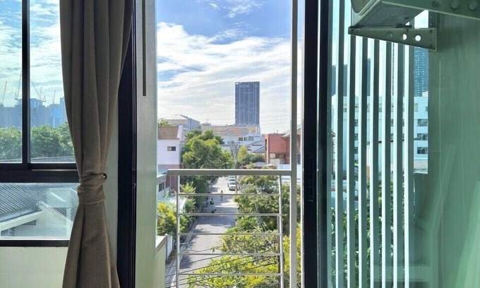 Chom Phon Apartment | Peaberry Place