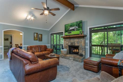 Brevard House | Peace of Heaven in Connestee