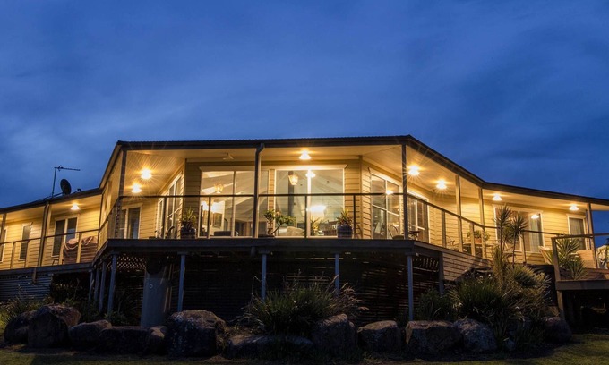 Pointer Mountain House | Peace & privacy on mountain topnSpectacular rural & coastal views
