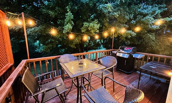 Lowes Island House | Peaceful and Cozy near Algonkian Parks, IAD Airport, Washington DC