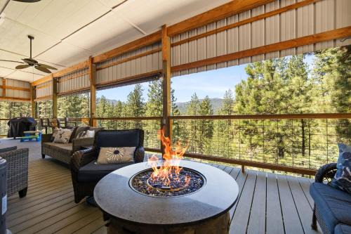 Boise House | Peaceful Boise Retreat 3BR with Cozy Deck