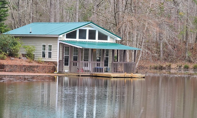 Pine Mountain Valley Cabin | Peaceful Cabin on private pond, close to Callaway.