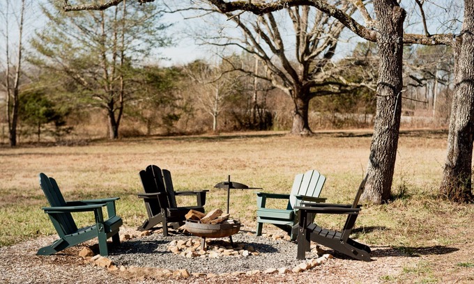 Delano Cabin | Peaceful Cabin with a Mountain View! Right in the heart of nature.