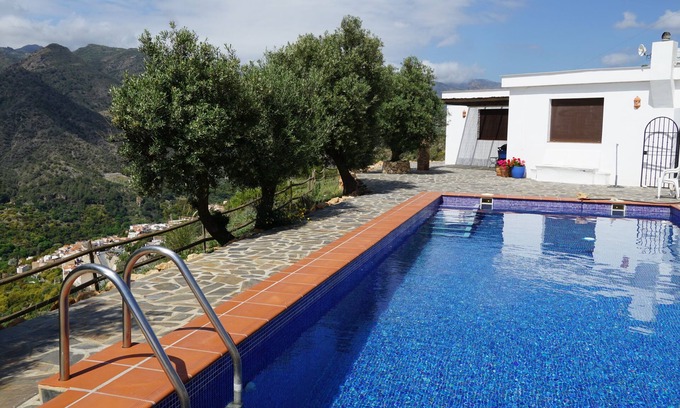 Guajar Faraguit Villa | Peaceful country retreat in Andalucia with stunning views