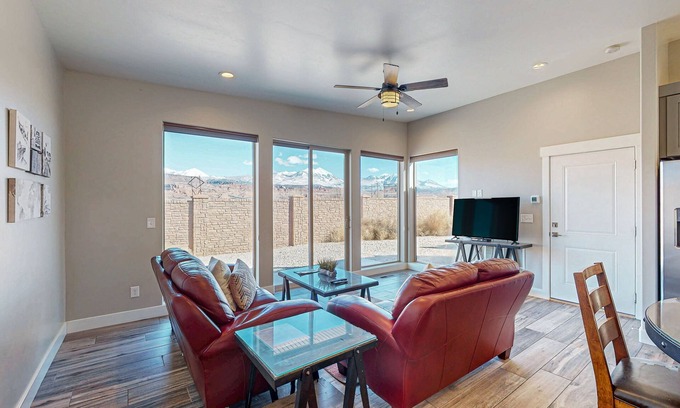 Moab South Valley House | Peaceful desert home with incredible views - close to Arches National Park