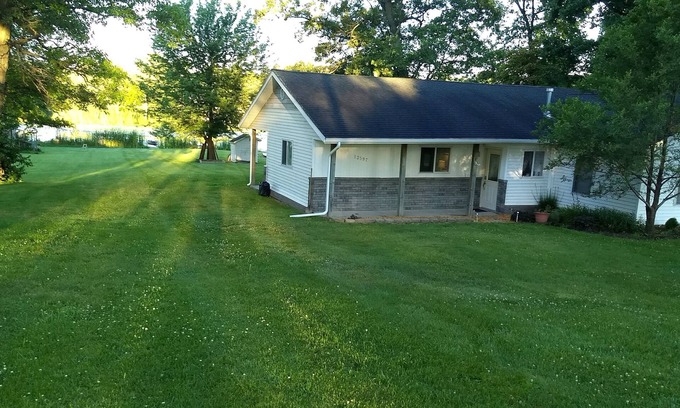 Syracuse House | Peaceful, easy feeling.: fishing, golf, wifi, quaint shops and diners