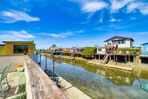Eureka House | Peaceful Eureka Beach Cottage with 30-Foot Dock