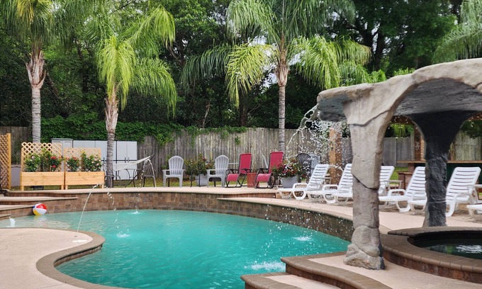 Zephyrhills Apartment | Peaceful, Family-sized Suite, Pool, Hot Tub, Camp Fire, Enormous Backyard!