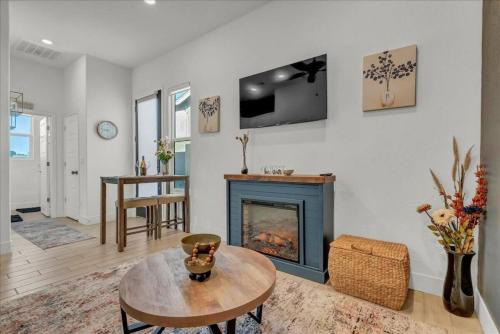 Hanford Apartment | Peaceful Guest Casita with Private Entrance and No Cleaning Fee