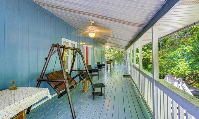 Harrison House | Peaceful Harrison Duplex w/Porch & Grill!