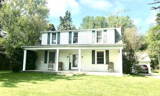 Waynesboro House | Peaceful Mountain Top House- Time to Enjoy!