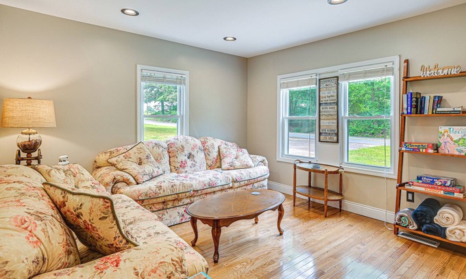 Murray House | Peaceful Murray Home ~ 8 Mi to Kentucky Lake!