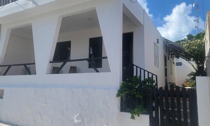 La Gloria House | Peaceful ocean view, private courtyard. Casa Indie