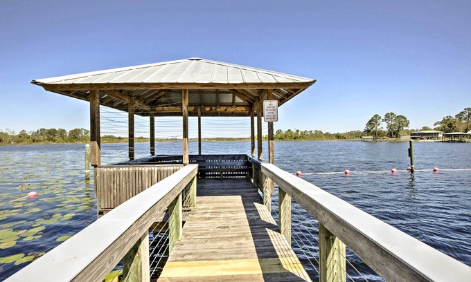 Pomona Park House | Peaceful Pomona Park Home: 1 Mi to Lake Broward!