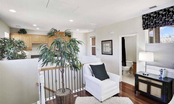 Tracy House | Peaceful Relaxing Prv Guestsuite w/Own Entrance