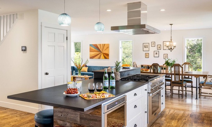 Boulder House | Peaceful Retreat with Outdoor Oasis — 10-min to Downtown