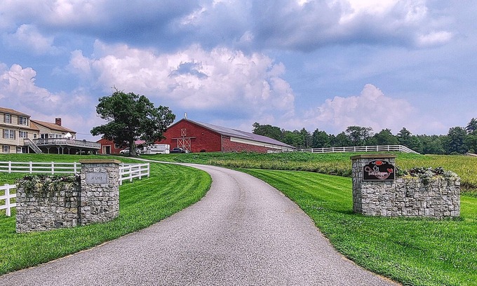 New Gloucester Apartment | Peaceful Studio on Horse Farm - Hike, Relax, Explore!
