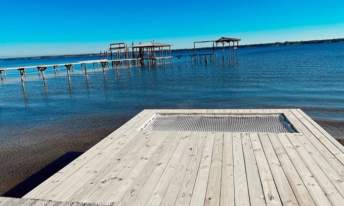 Lillian House | Peaceful waterfront getaway !!