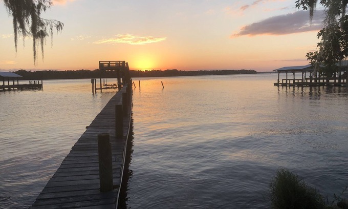 Georgetown House | Peaceful Waterfront Home on St. Johns with large porch and dock.