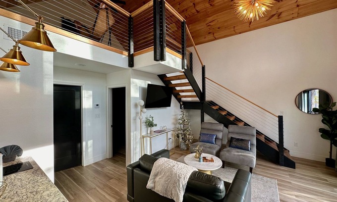 Gatlinburg - Pigeon Forge Cottage | Peak Foliage Views from a Private Hot Tub! - 6