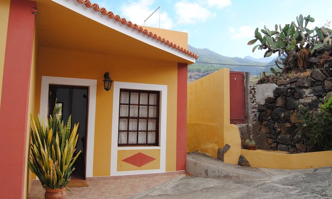 El Paso Cottage | PEAK HAT A-B-C-D-E: "D"