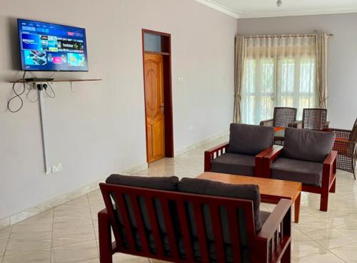 Gulu House | Pearl Seasons BnB