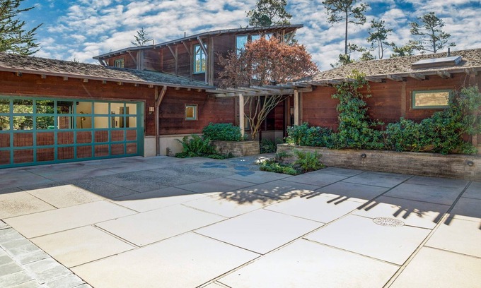 Pebble Beach House | Pebble Beach Timeless Contemporary 4 Bed 5Bath 30 Night Minimum