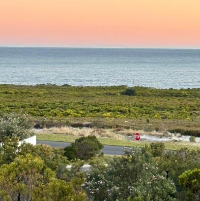 Kleinmond Apartment | Pebbles & Shells
