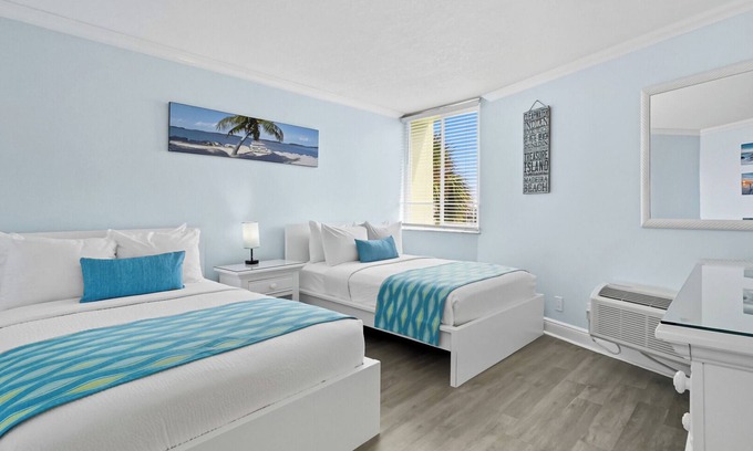 Clearwater Beach Condo | Pelican Pointe 322:Walk to Beach~Pool~Free Parking