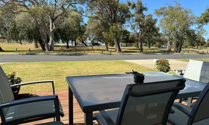 Falcon House | Pelicans' Retreat Falcon - Family sized home and dog friendly.